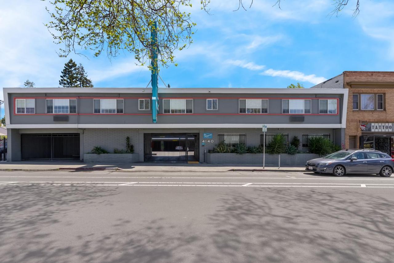 Signature Inn Oakland Exterior photo
