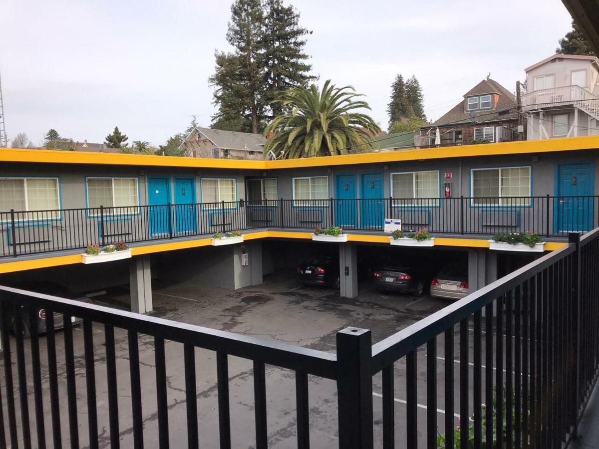 Signature Inn Oakland Exterior photo