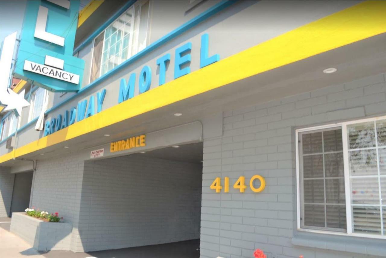 Signature Inn Oakland Exterior photo